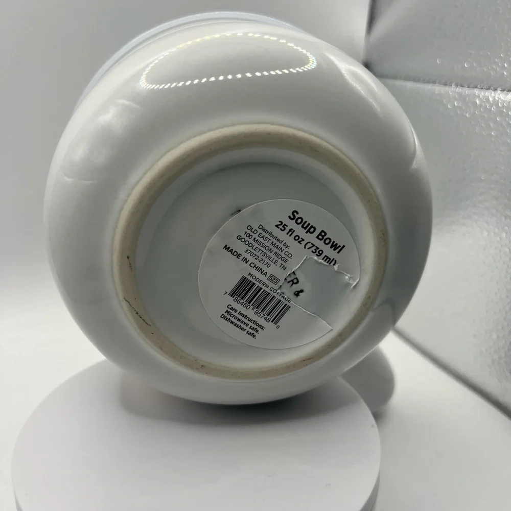 25 FL OZ Soup Mug W/ Lid and Pop Out‎ Steam Vent. NEW